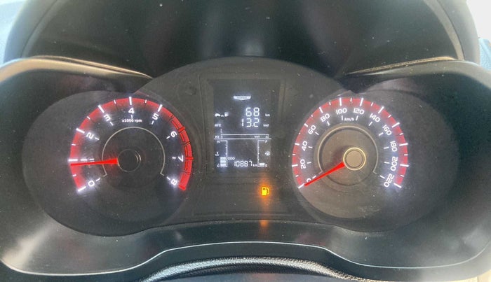 2021 Mahindra XUV300 W6 1.2 PETROL, Petrol, Manual, 10,886 km, Odometer Image