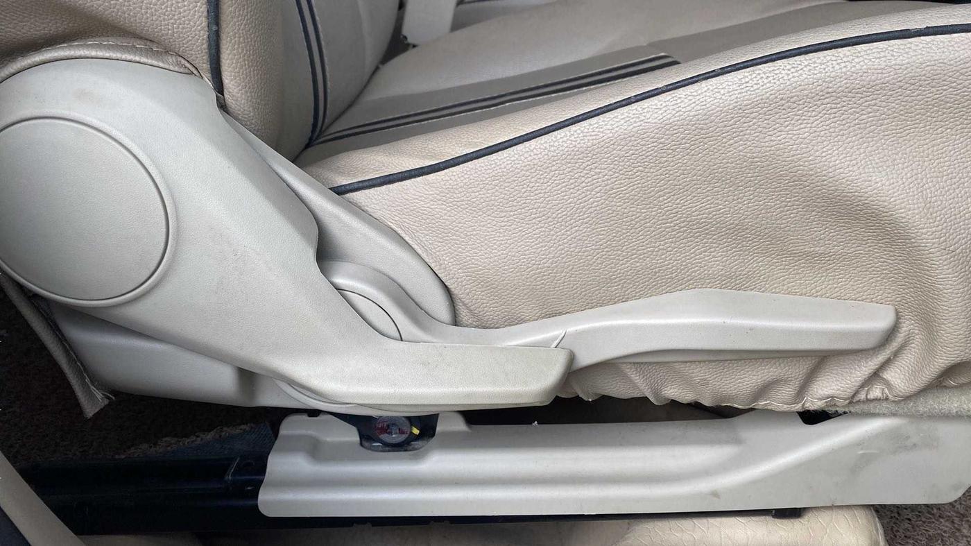 2020 Maruti Dzire VXI, Petrol, Manual, 14,782 km, Driver Side Adjustment Panel