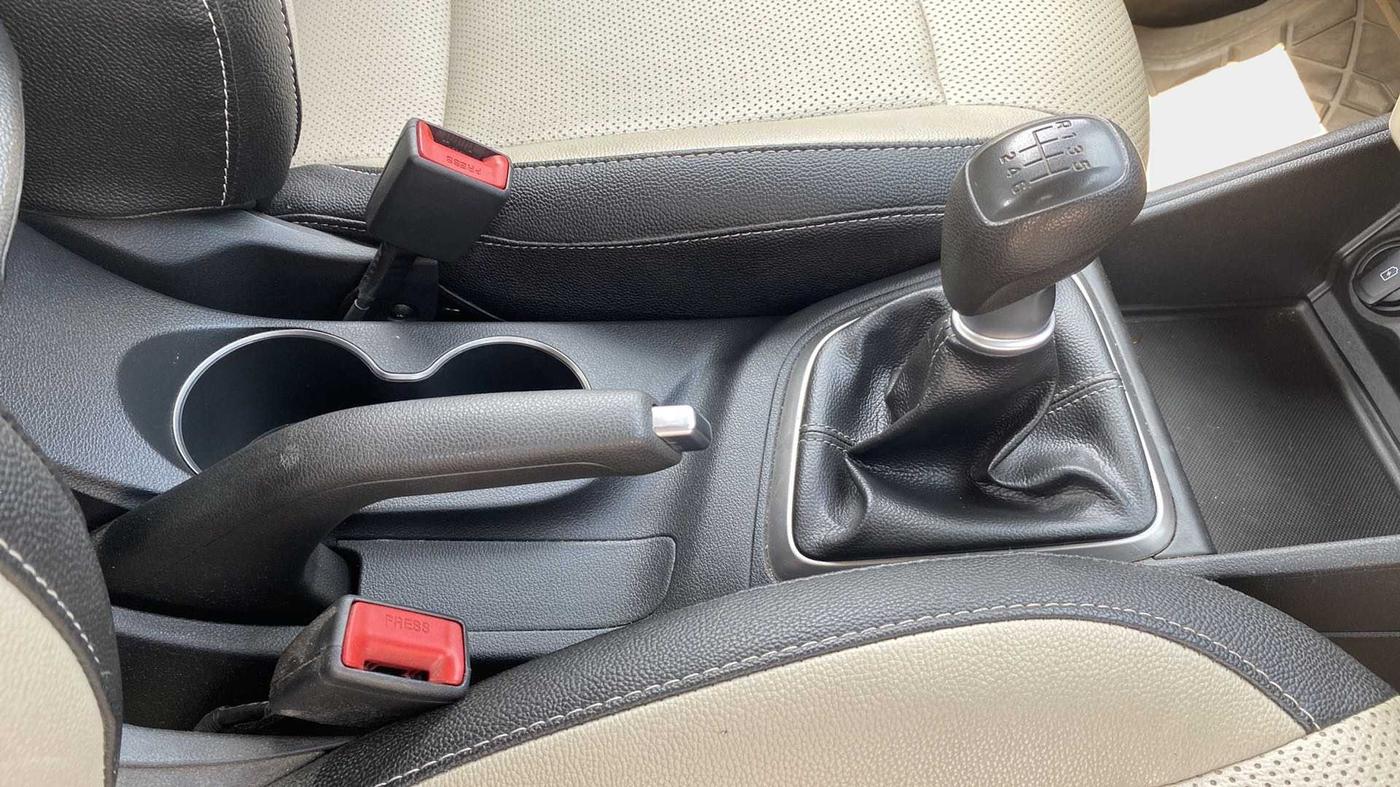 2019 Hyundai Verna 1.6 VTVT SX, Petrol, Manual, 25,299 km, Gear Lever