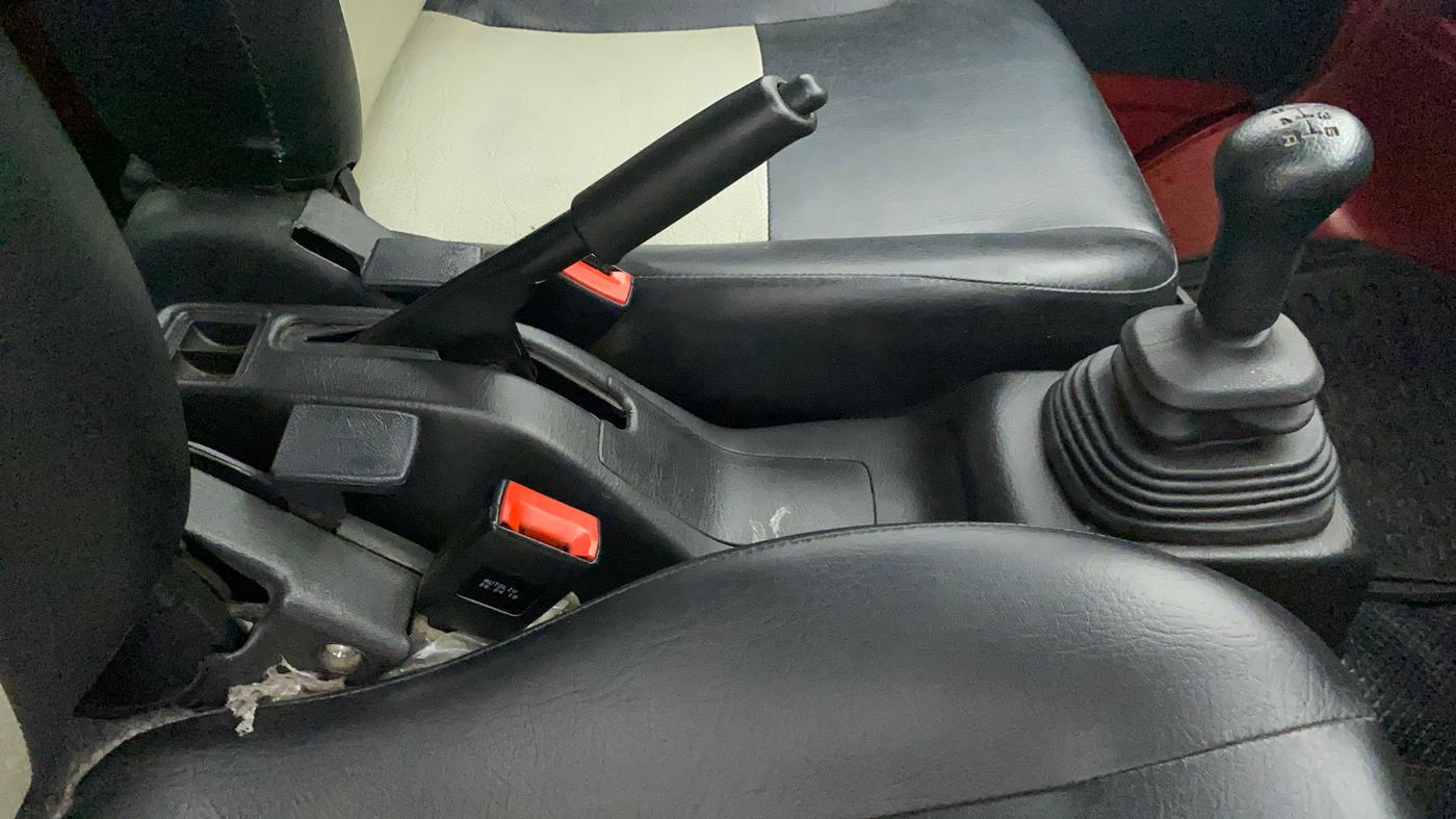 2018 Maruti Eeco 5 STR WITH A/C+HTR, Petrol, Manual, 31,338 km, Gear Lever