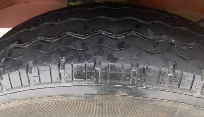 2018 Maruti Eeco 5 STR WITH A/C+HTR, Petrol, Manual, 31,338 km, Left Front Tyre Tread
