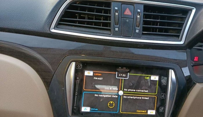 2017 Maruti Ciaz ZXI+ AT, Petrol, Automatic, 82,661 km, AC Unit - Front vent has minor damage