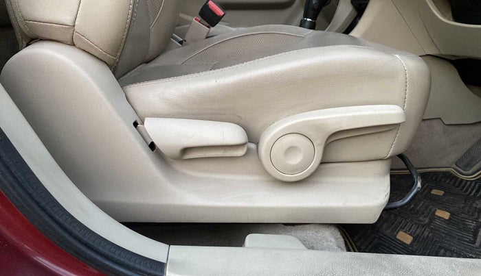 2017 Maruti Ciaz ZXI+ AT, Petrol, Automatic, 82,661 km, Driver Side Adjustment Panel
