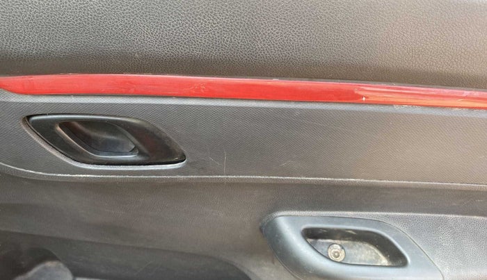 2016 Renault Kwid RXT 0.8, Petrol, Manual, 90,076 km, Driver Side Door Panels Control