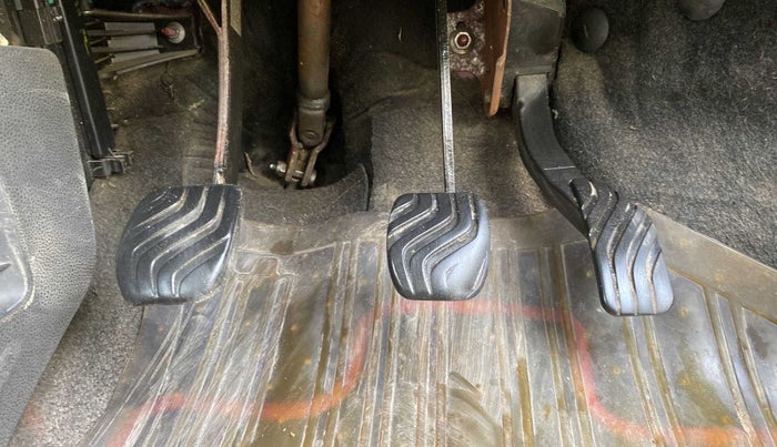 2016 Renault Kwid RXT 0.8, Petrol, Manual, 90,076 km, Pedals