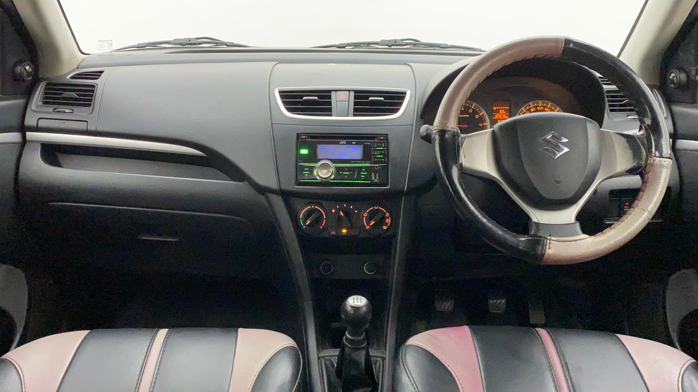 2013 Maruti Swift VXI, Petrol, Manual, 1,29,873 km, Dashboard