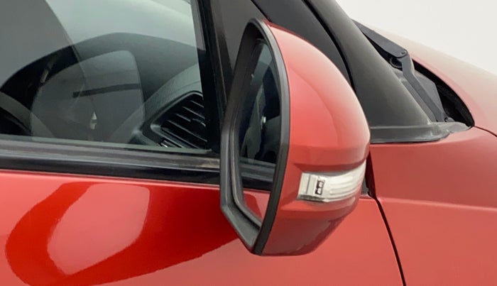 2013 Maruti Swift VXI, Petrol, Manual, 1,29,873 km, Right rear-view mirror - Mirror motor not working