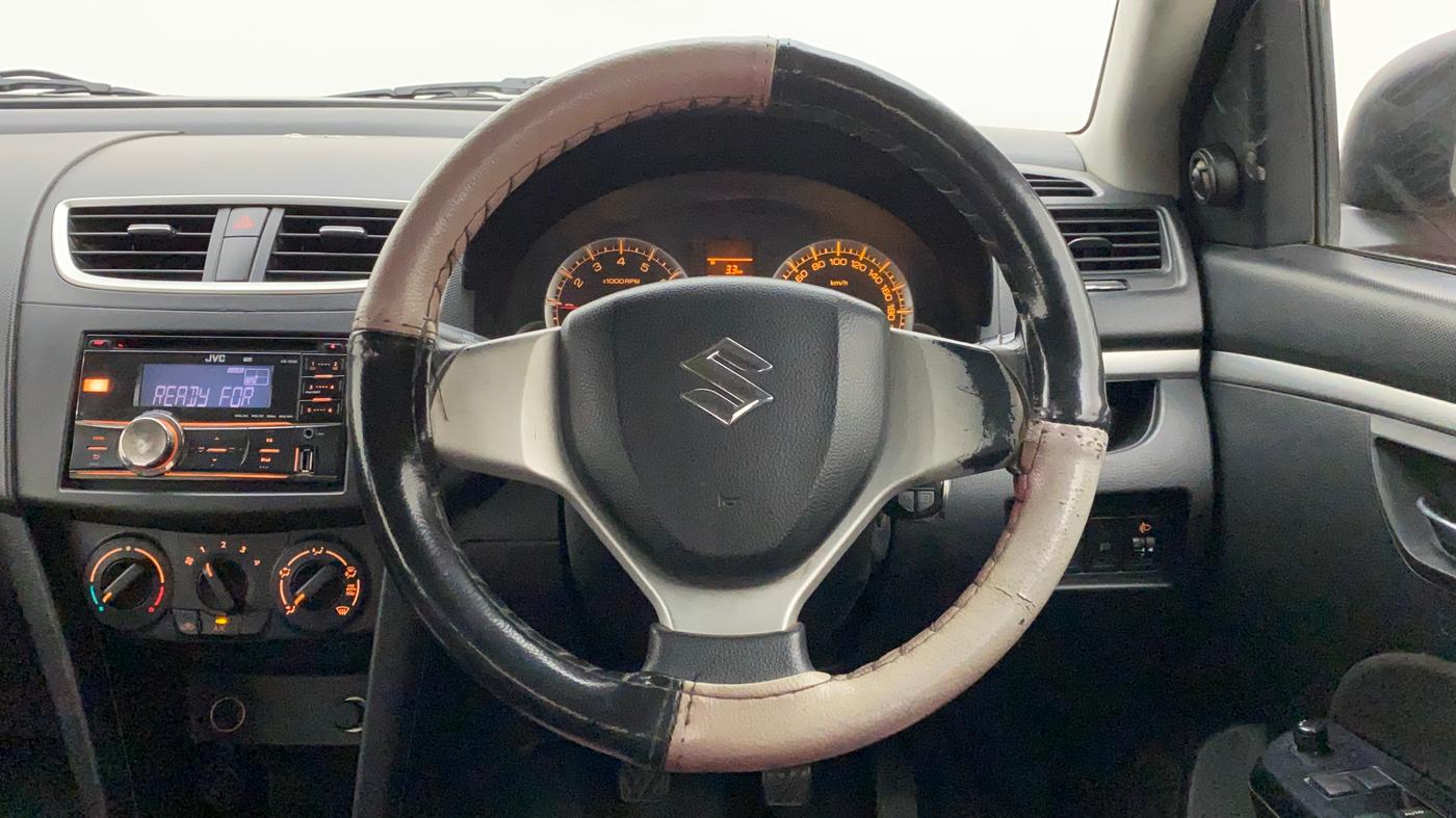 2013 Maruti Swift VXI, Petrol, Manual, 1,29,873 km, Steering Wheel Close Up