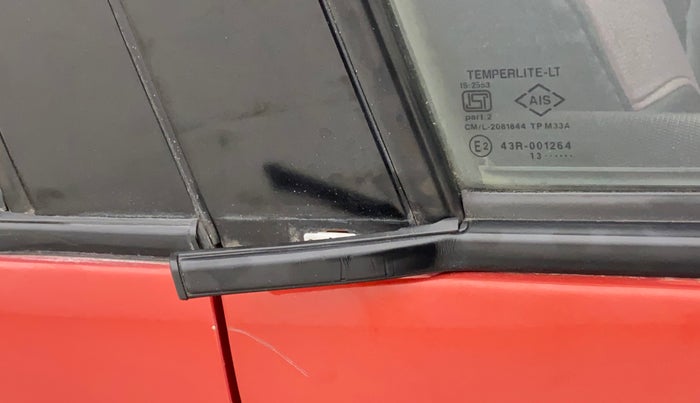 2013 Maruti Swift VXI, Petrol, Manual, 1,29,873 km, Driver-side door - Weather strip has minor damage