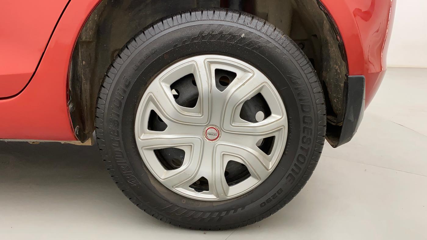 2013 Maruti Swift VXI, Petrol, Manual, 1,29,873 km, Left Rear Wheel