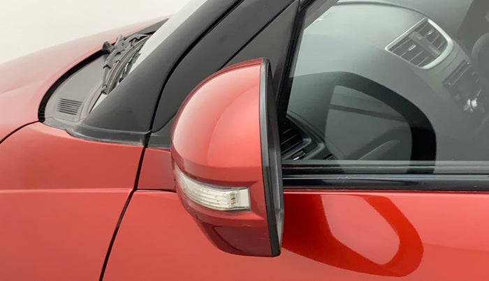 2013 Maruti Swift VXI, Petrol, Manual, 1,29,873 km, Left rear-view mirror - Indicator light has minor damage