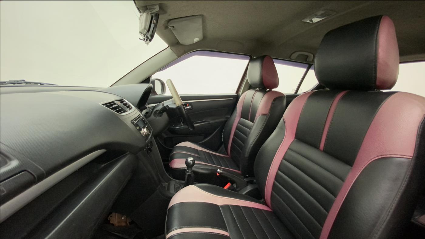 2013 Maruti Swift VXI, Petrol, Manual, 1,29,873 km, Right Side Front Door Cabin