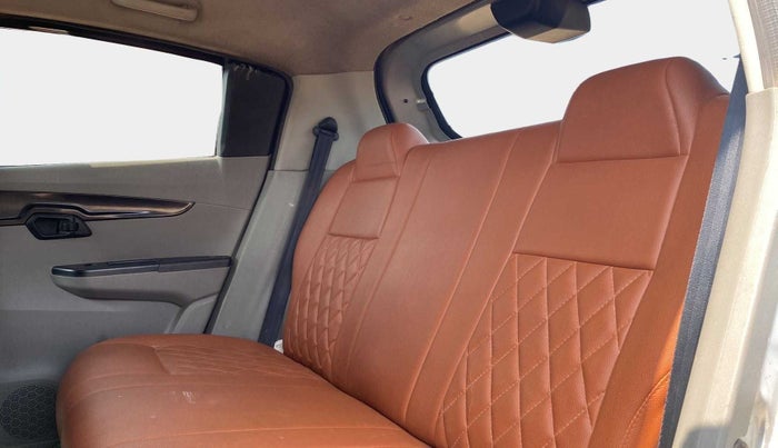 2016 Mahindra Kuv100 K4 D 6 STR, Diesel, Manual, 1,07,994 km, Right Side Rear Door Cabin
