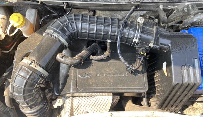 2016 Mahindra Kuv100 K4 D 6 STR, Diesel, Manual, 1,07,994 km, Open Bonet