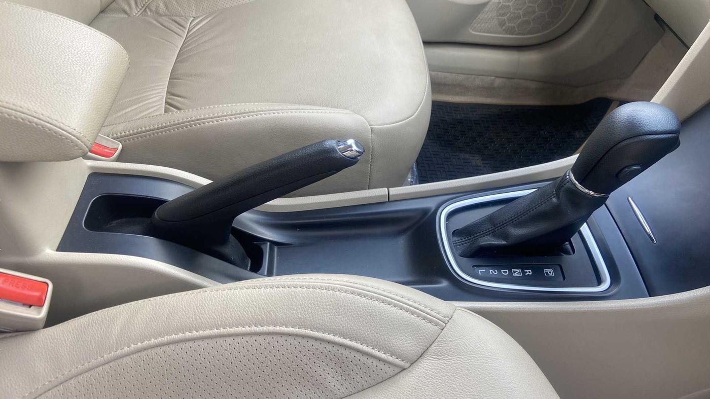 2022 Maruti Ciaz ALPHA  AT 1.5 SHVS PETROL, Petrol, Automatic, 6,840 km, Gear Lever