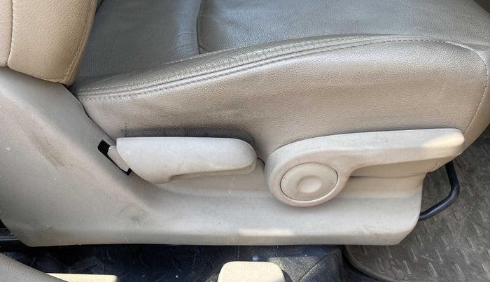 2019 Maruti Ciaz ALPHA  AT 1.5 SHVS PETROL, Petrol, Automatic, 22,258 km, Driver Side Adjustment Panel