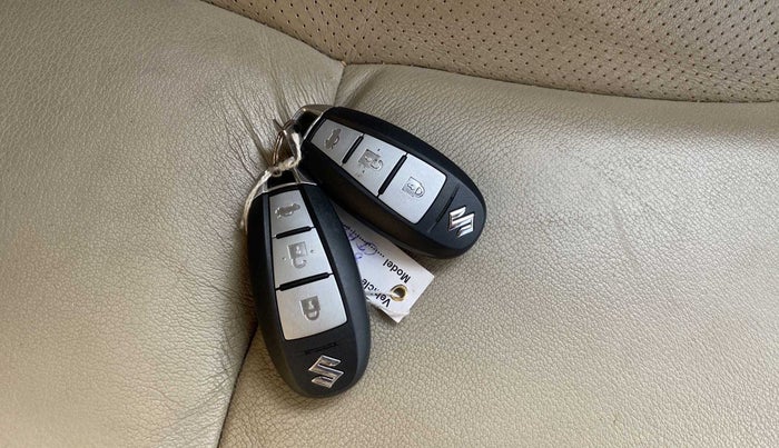 2019 Maruti Ciaz ALPHA  AT 1.5 SHVS PETROL, Petrol, Automatic, 22,258 km, Key Close Up