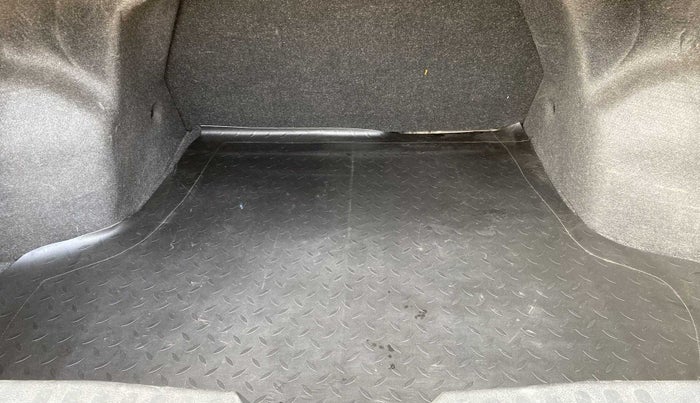 2019 Maruti Ciaz ALPHA  AT 1.5 SHVS PETROL, Petrol, Automatic, 22,258 km, Boot Inside