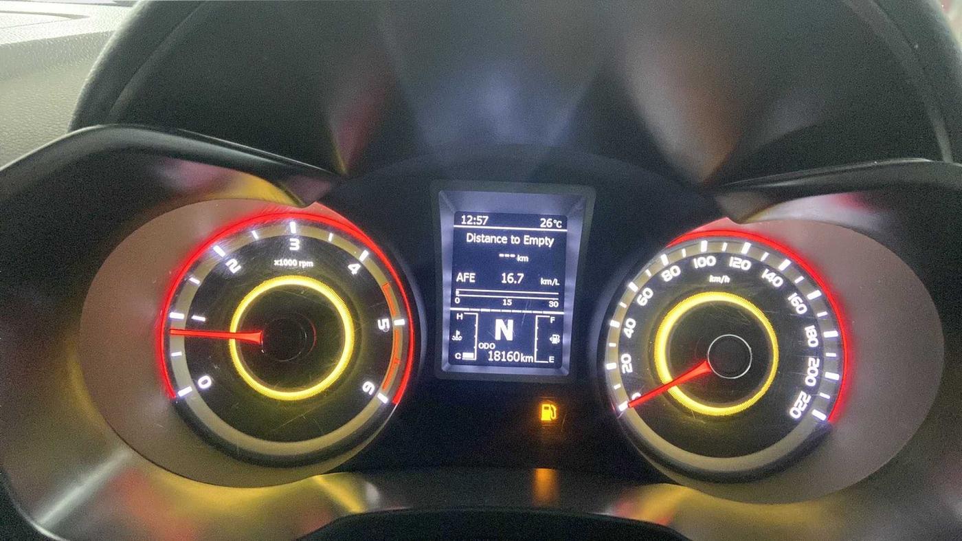 2022 Mahindra XUV300 W8 (O) 1.5 DIESEL AMT, Diesel, Automatic, 18,160 km, Odometer Image