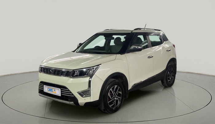 2022 Mahindra XUV300 W8 (O) 1.5 DIESEL AMT, Diesel, Automatic, 18,160 km, Left Front Diagonal