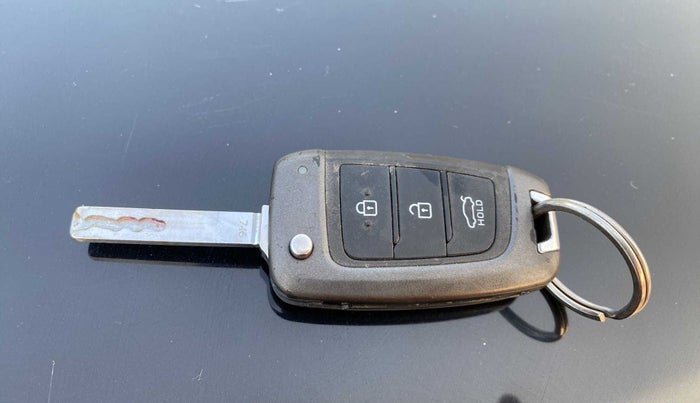 2018 Hyundai Verna 1.6 CRDI SX + AT, Diesel, Automatic, 91,655 km, Key Close Up