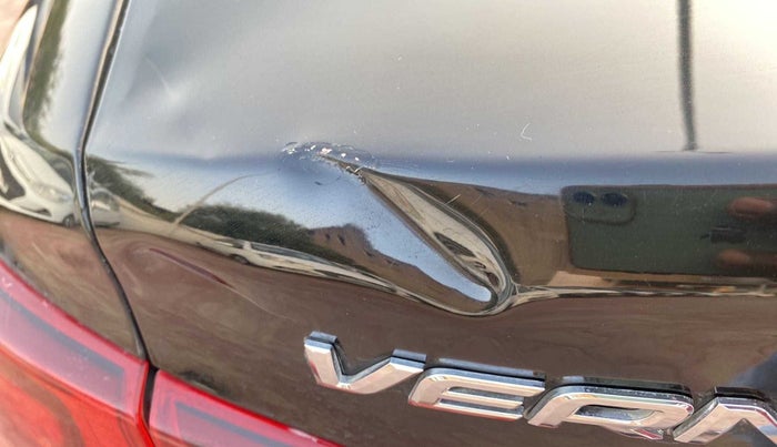 2018 Hyundai Verna 1.6 CRDI SX + AT, Diesel, Automatic, 91,655 km, Dicky (Boot door) - Slightly dented