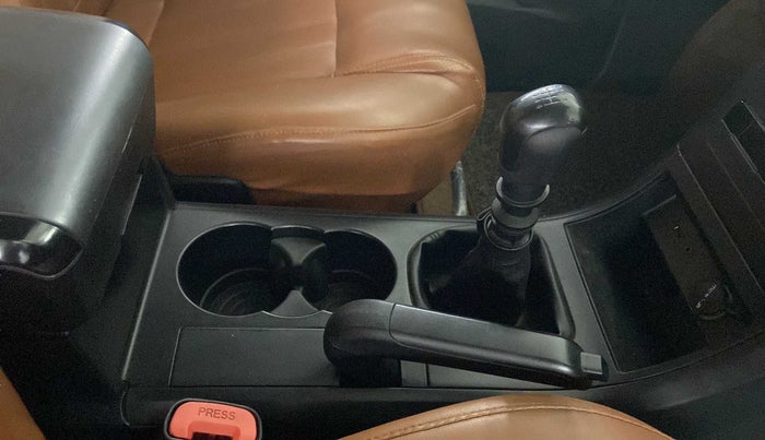 2020 Mahindra XUV500 W5, Diesel, Manual, 49,824 km, Gear Lever