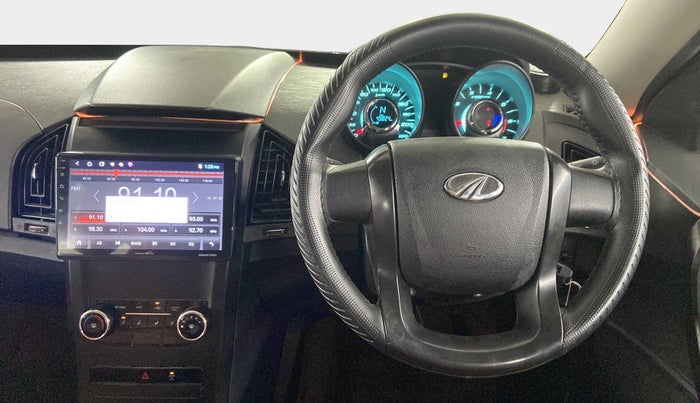 2020 Mahindra XUV500 W5, Diesel, Manual, 49,824 km, Steering Wheel Close Up