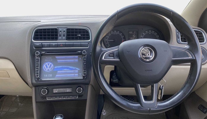 2016 Skoda Rapid 1.5 TDI CR STYLE PLUS AT, Diesel, Automatic, 85,378 km, Steering Wheel Close Up