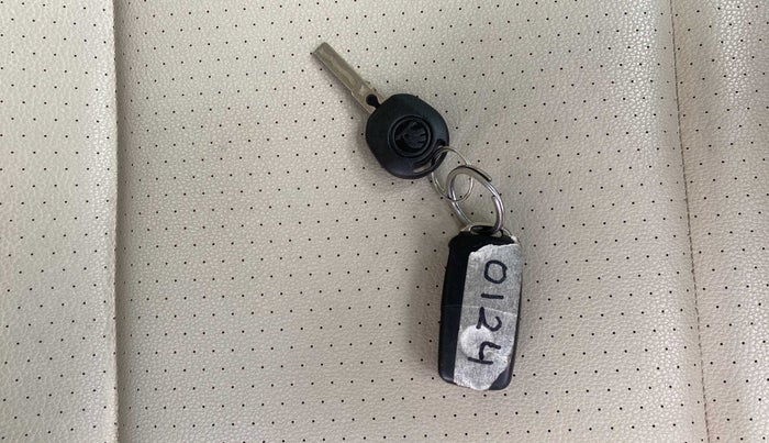 2016 Skoda Rapid 1.5 TDI CR STYLE PLUS AT, Diesel, Automatic, 85,378 km, Key Close Up