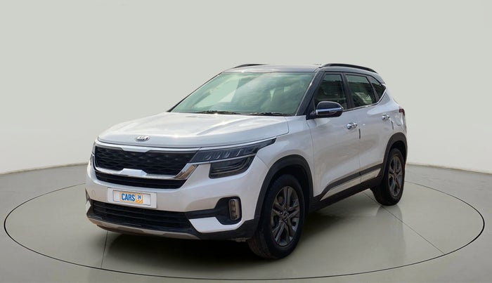 2020 KIA SELTOS HTX 1.5 PETROL DUAL TONE, Petrol, Manual, 18,556 km, Left Front Diagonal