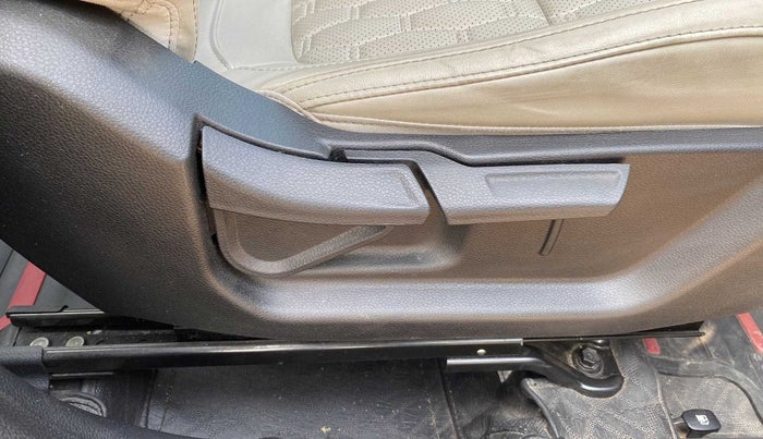 2020 KIA SELTOS HTX 1.5 PETROL DUAL TONE, Petrol, Manual, 18,556 km, Driver Side Adjustment Panel