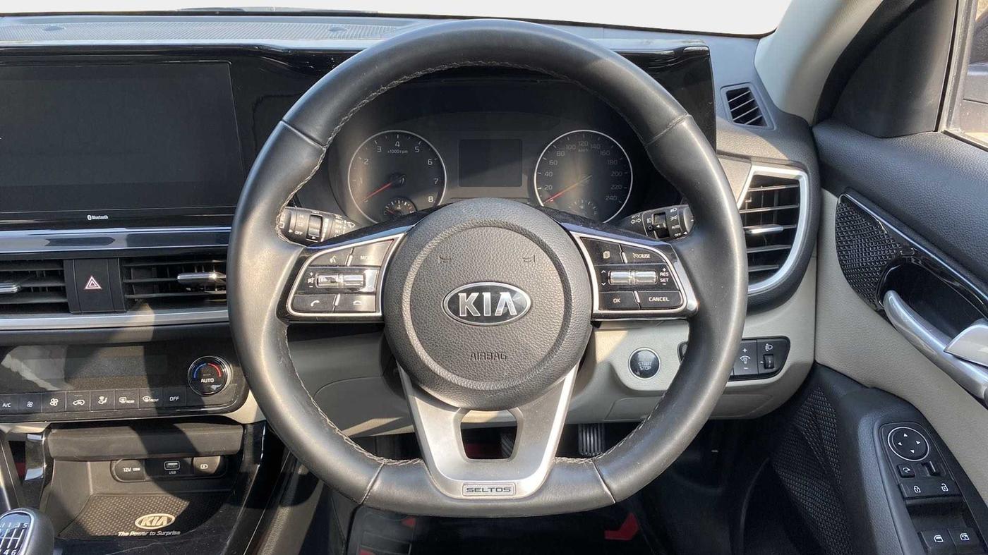 2020 KIA SELTOS HTX 1.5 PETROL DUAL TONE, Petrol, Manual, 18,556 km, Steering Wheel Close Up