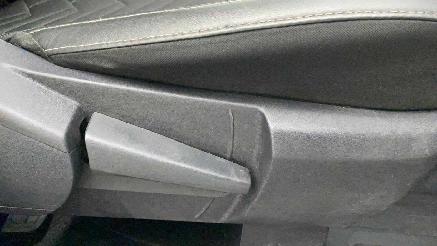 2021 Nissan MAGNITE XV PREMIUM, Petrol, Manual, 47,846 km, Driver Side Adjustment Panel