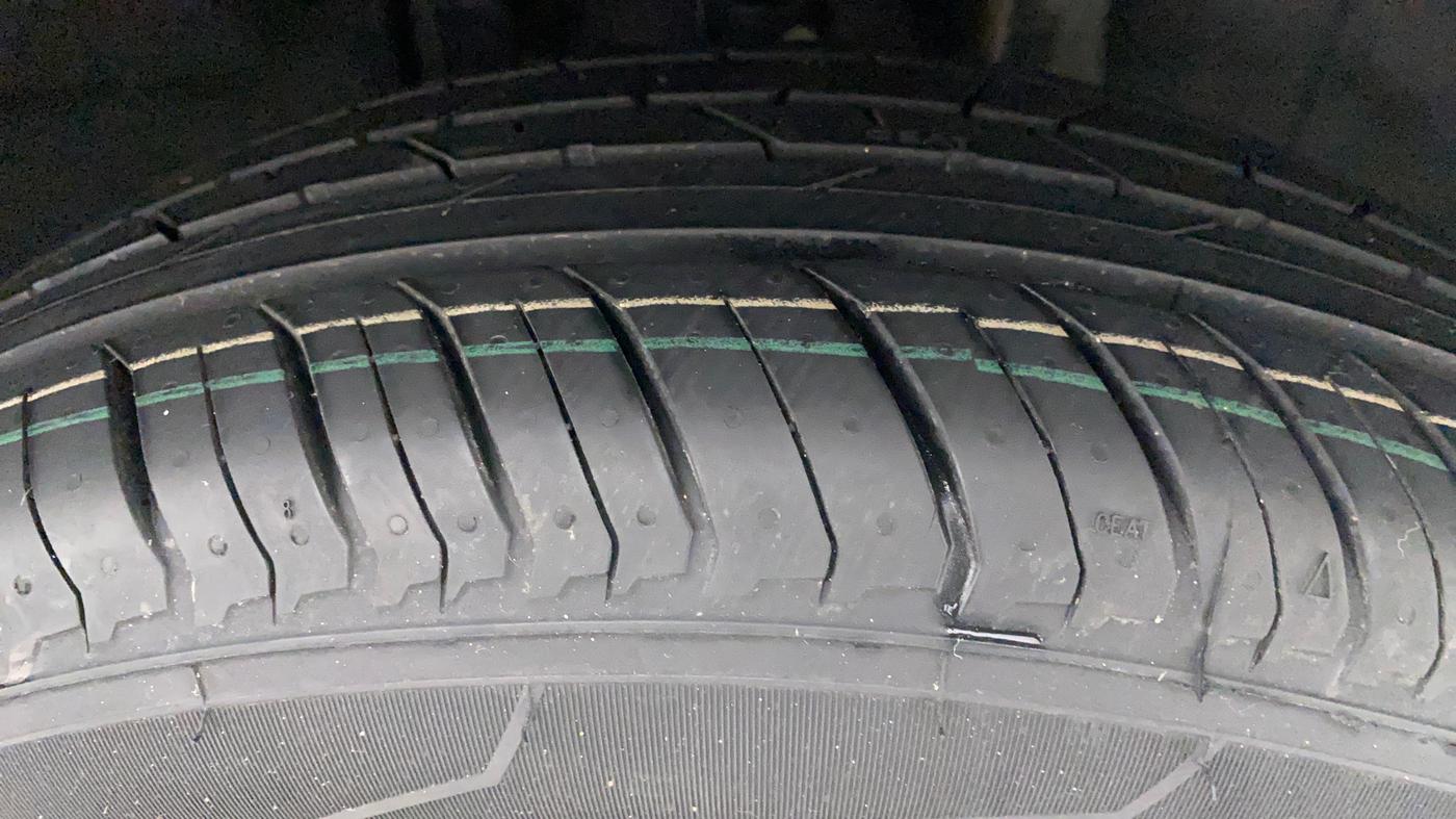 2021 Nissan MAGNITE XV PREMIUM, Petrol, Manual, 47,846 km, Right Front Tyre Tread