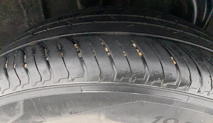 2021 Nissan MAGNITE XV PREMIUM, Petrol, Manual, 47,846 km, Right Rear Tyre Tread