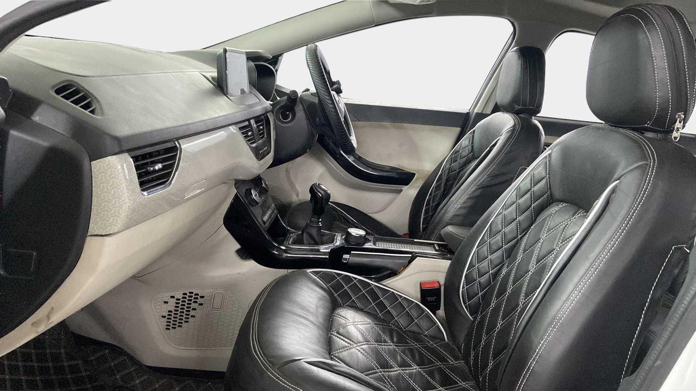 2021 Tata NEXON XZ PLUS DIESEL SUNROOF, Diesel, Manual, 46,501 km, Right Side Front Door Cabin