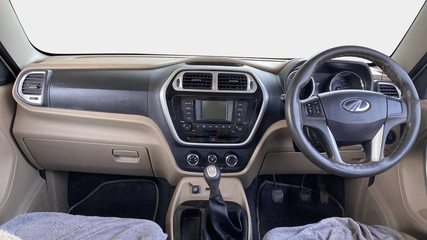 2018 Mahindra TUV300 T8, Diesel, Manual, 94,455 km, Dashboard