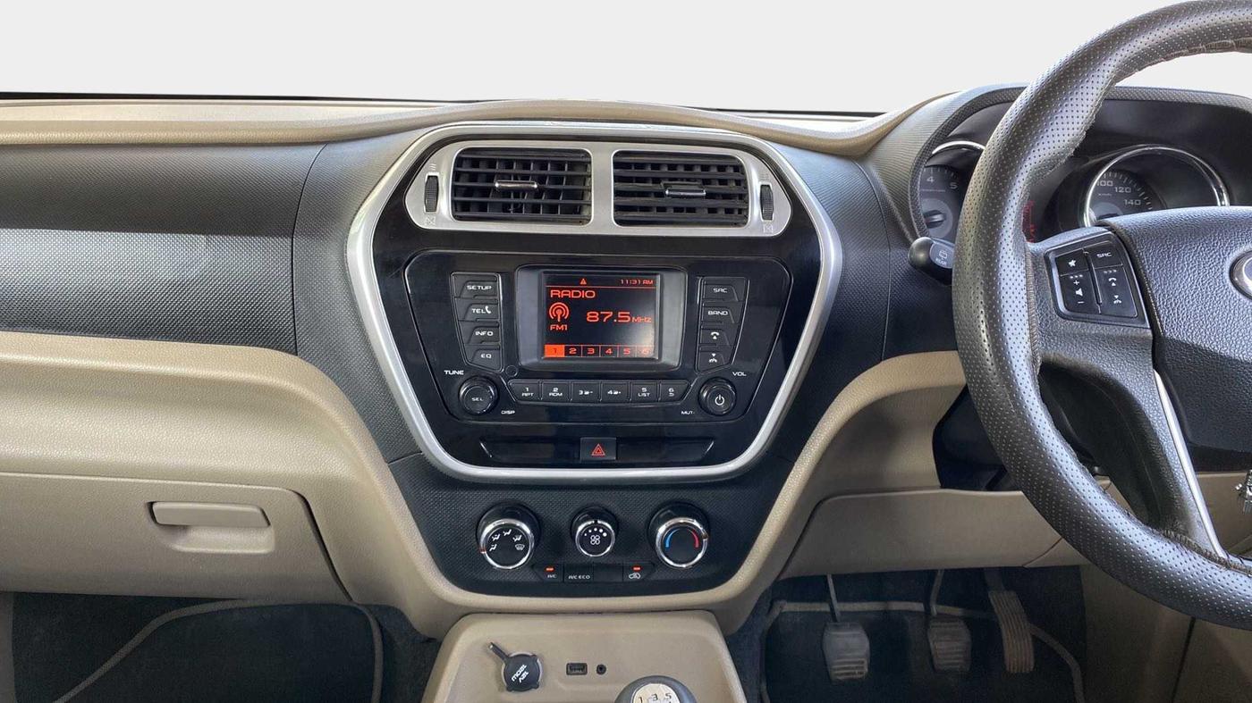 2018 Mahindra TUV300 T8, Diesel, Manual, 94,455 km, Air Conditioner
