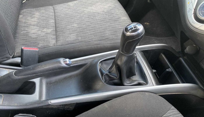 2017 Maruti Baleno DELTA PETROL 1.2, Petrol, Manual, 44,221 km, Gear Lever