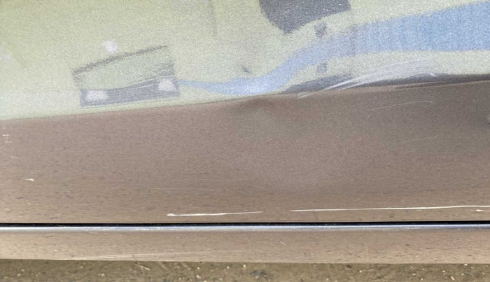2017 Maruti Baleno DELTA PETROL 1.2, Petrol, Manual, 44,221 km, Front passenger door - Slightly dented