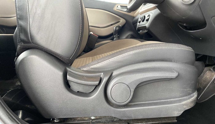 2020 Hyundai Elite i20 SPORTZ PLUS 1.2, Petrol, Manual, 20,232 km, Driver Side Adjustment Panel