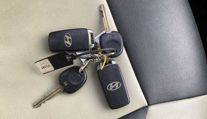 2015 Hyundai Eon ERA +, Petrol, Manual, 23,827 km, Key Close Up