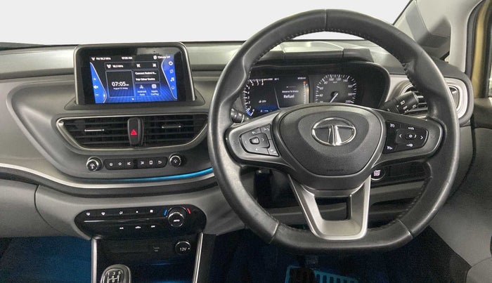 2020 Tata ALTROZ XZ PETROL, Petrol, Manual, 17,866 km, Steering Wheel Close Up