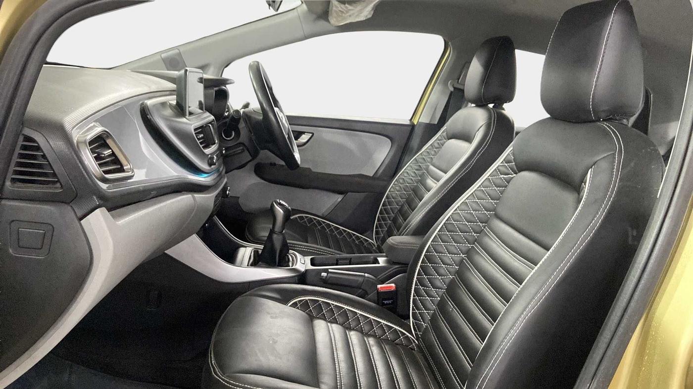2020 Tata ALTROZ XZ PETROL, Petrol, Manual, 17,866 km, Right Side Front Door Cabin