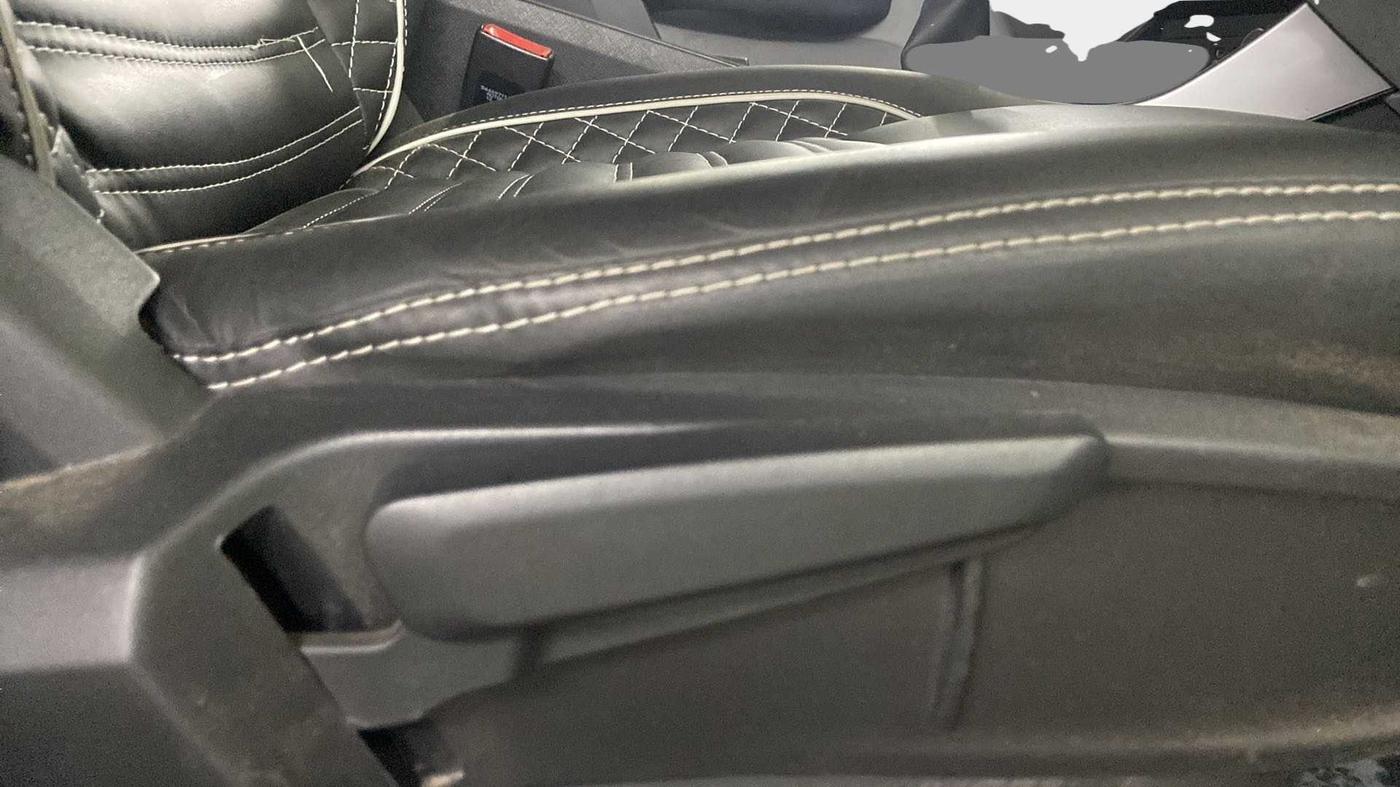 2020 Tata ALTROZ XZ PETROL, Petrol, Manual, 17,866 km, Driver Side Adjustment Panel
