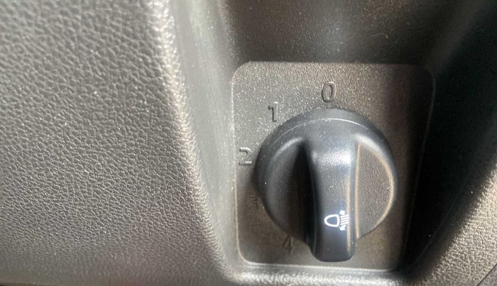 2017 Renault Duster RXS CVT, Petrol, Automatic, 18,611 km, Dashboard - Headlight height adjustment not working