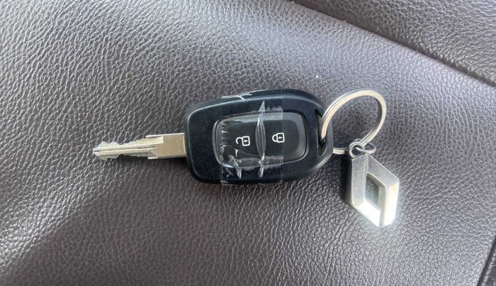 2017 Renault Duster RXS CVT, Petrol, Automatic, 18,611 km, Key Close Up