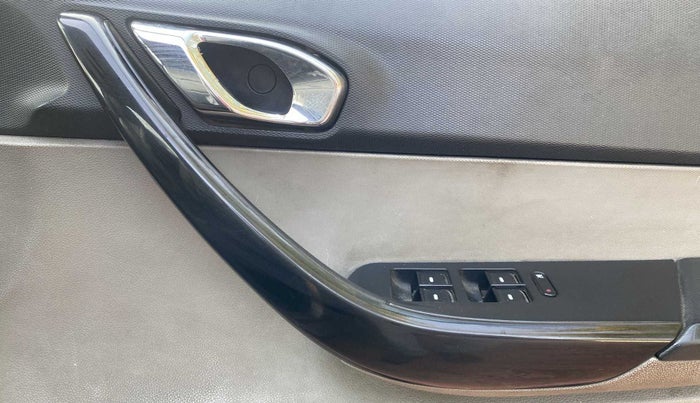 2016 Tata Tiago XZ PETROL, Petrol, Manual, 68,394 km, Driver Side Door Panels Control