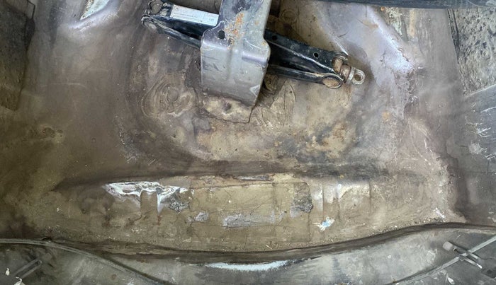 2016 Tata Tiago XZ PETROL, Petrol, Manual, 68,394 km, Dicky (Boot door) - Tool missing